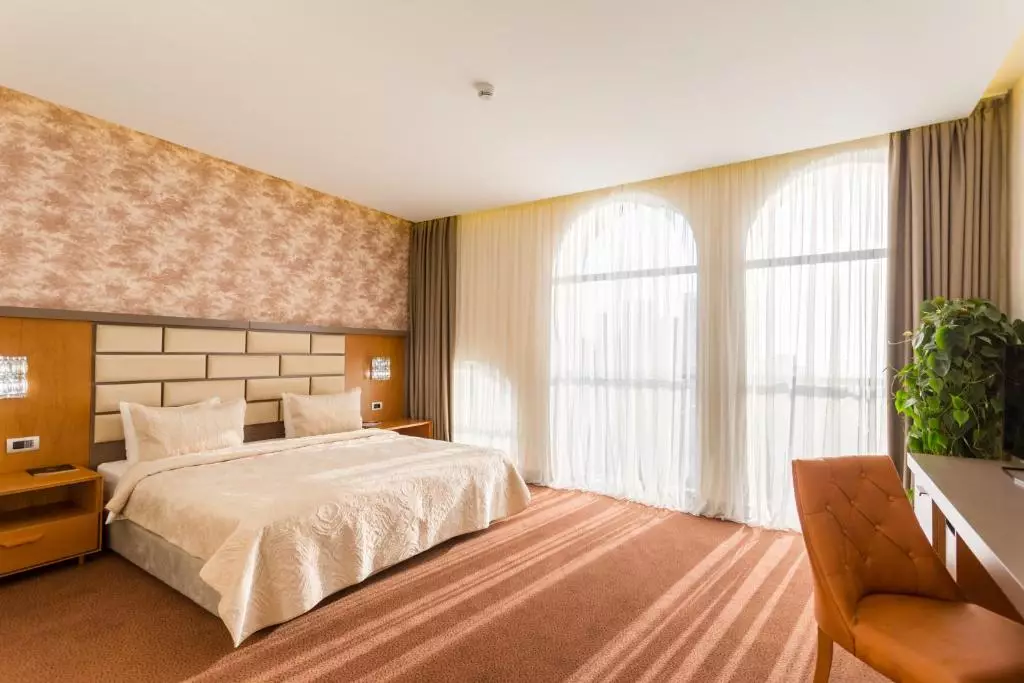 اتاق HOTEL GRAND GLORIA BATUMI